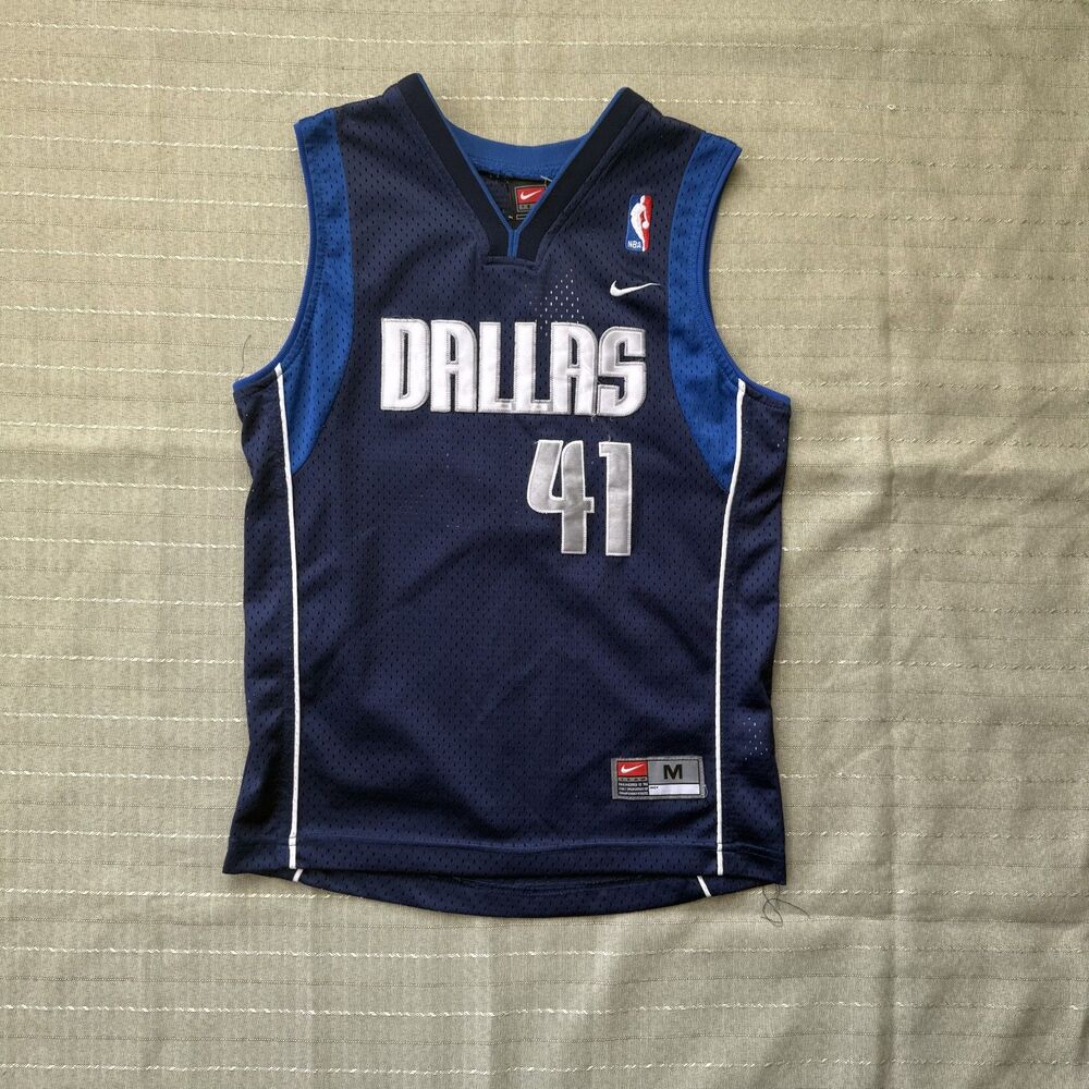 Nike Boys NBA Blue Jersey Nowitzki Size Medium Great Condition
